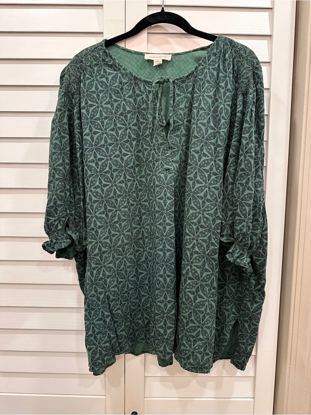 Treasure & Bond green Patterned Peasant Blouse size 2X